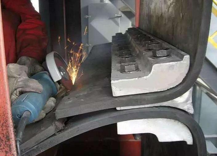 鋼絲膠帶提升機